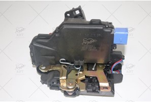 KAPI KILIDI ON SAG FABIA-ROOMSTER 08->