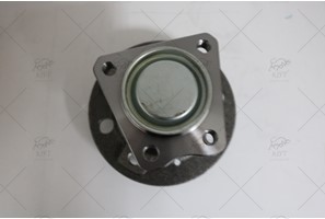 WHEEL HUB
