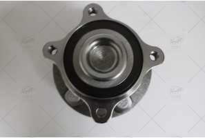 WHEEL HUB